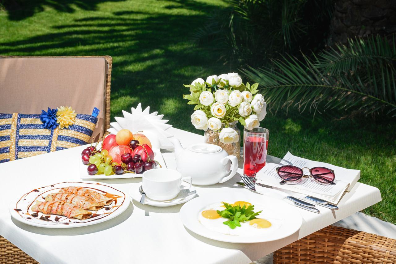 Hotel Cheluskintsev Gagra Ngoại thất bức ảnh