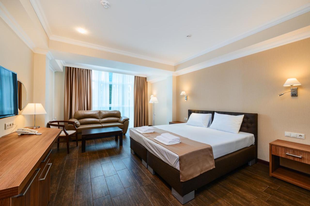 Hotel Cheluskintsev Gagra Ngoại thất bức ảnh