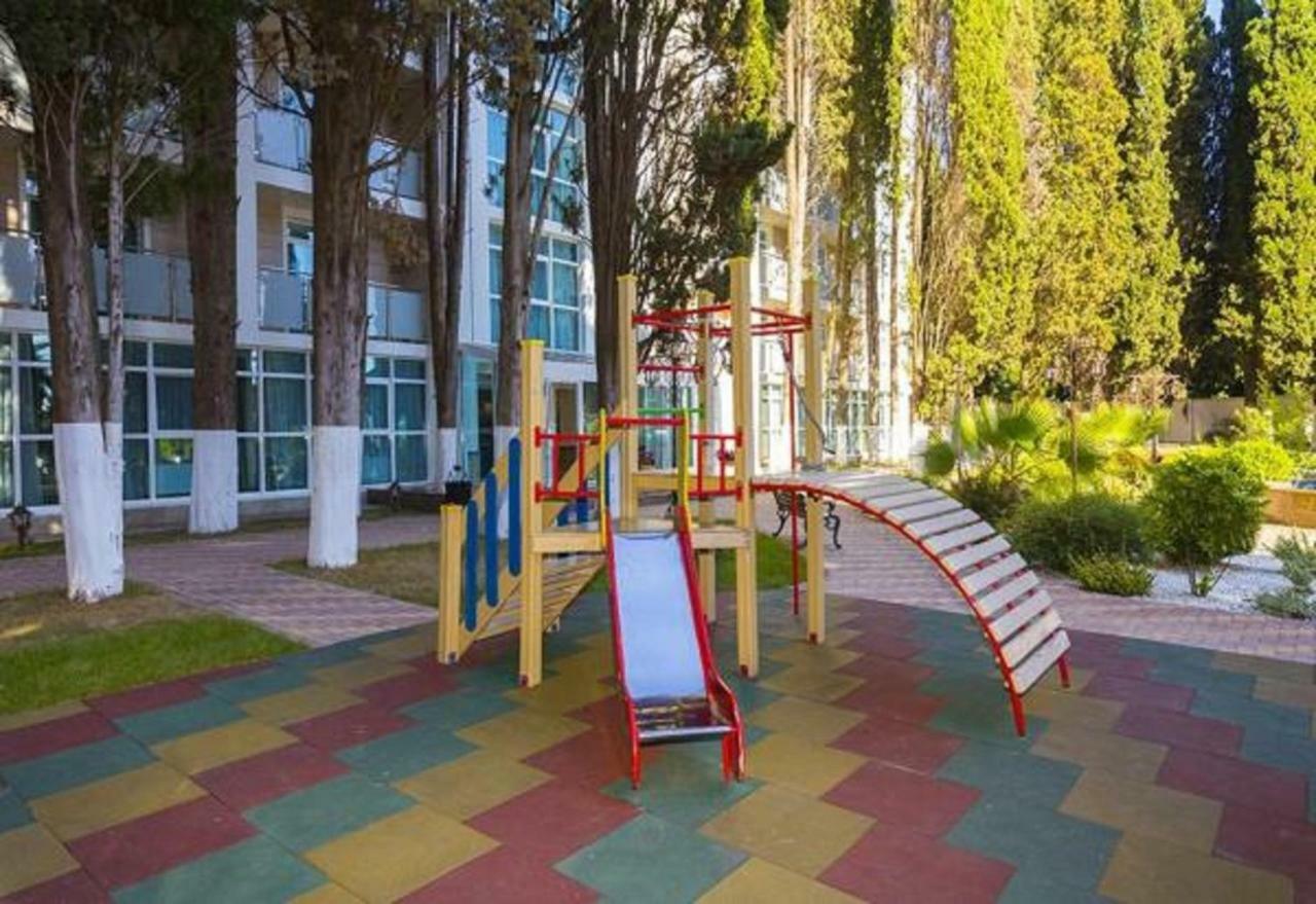 Hotel Cheluskintsev Gagra Ngoại thất bức ảnh