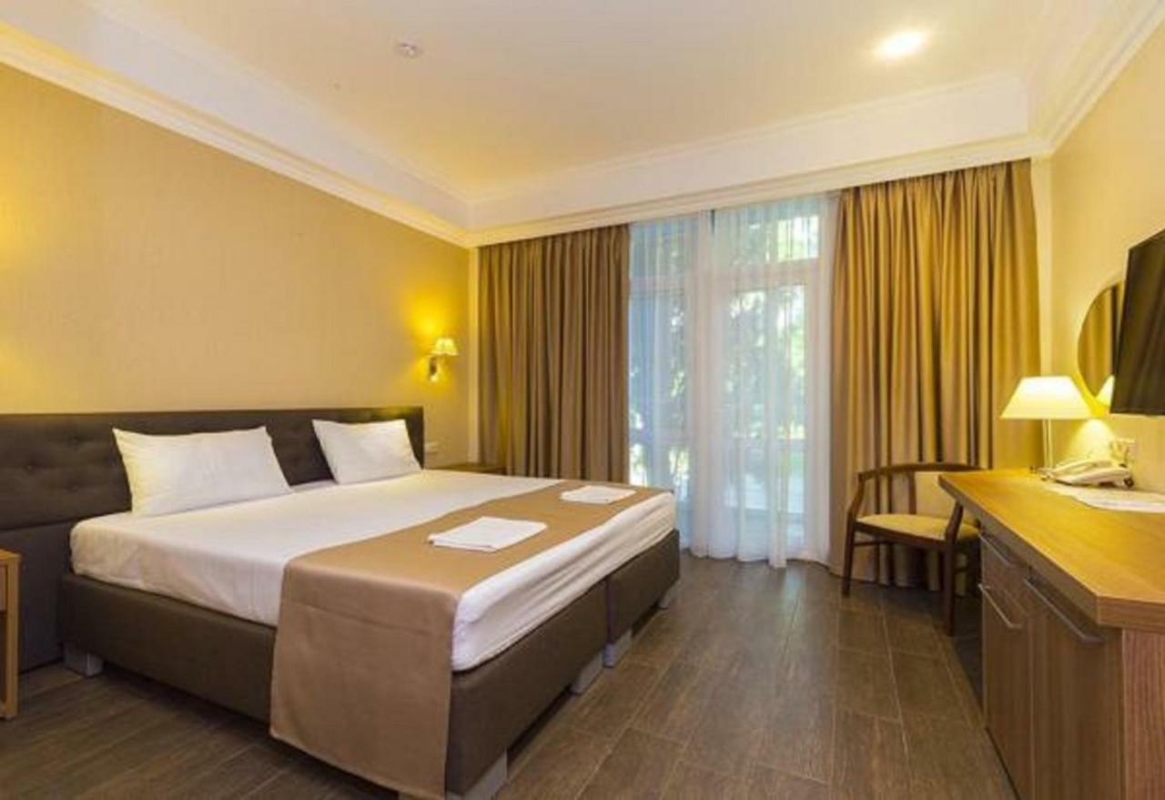 Hotel Cheluskintsev Gagra Ngoại thất bức ảnh
