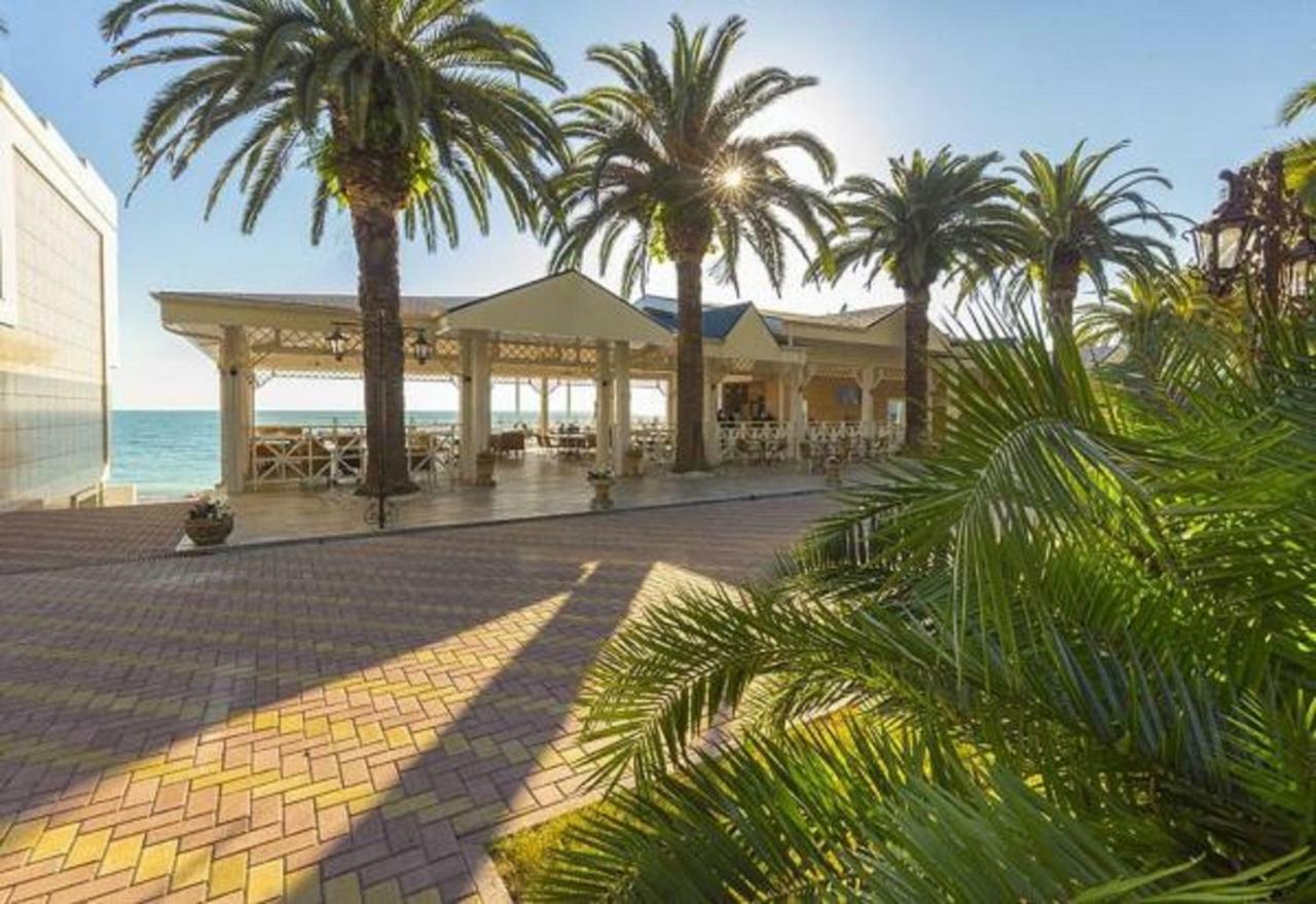 Hotel Cheluskintsev Gagra Ngoại thất bức ảnh