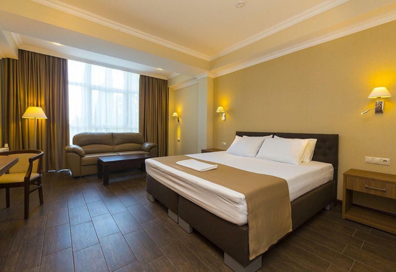 Hotel Cheluskintsev Gagra Ngoại thất bức ảnh